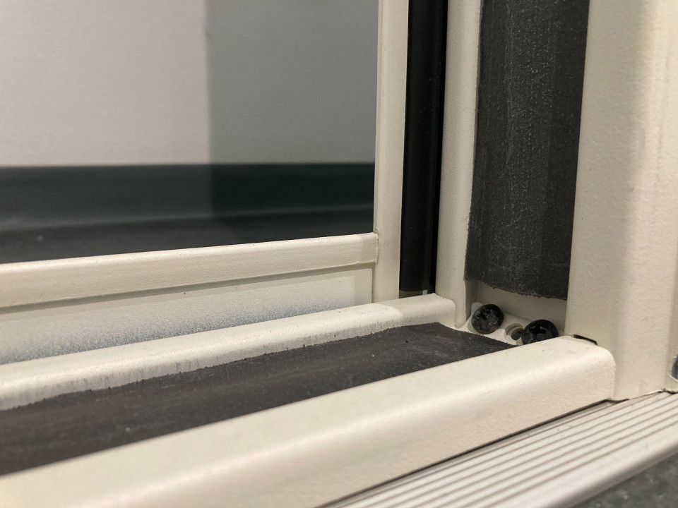 Raktári tűzgátló ajtó küszöbszerkezet Raktári tűzgátló ajtó küszöbszerkezet